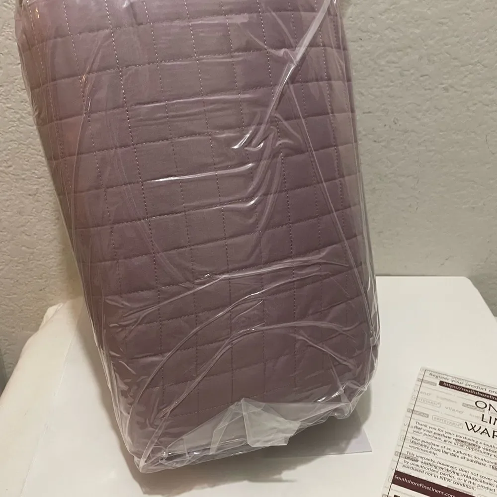Southshore Fine Linens Circle one Quilt & 2 pillows Set lavender full/ queen.